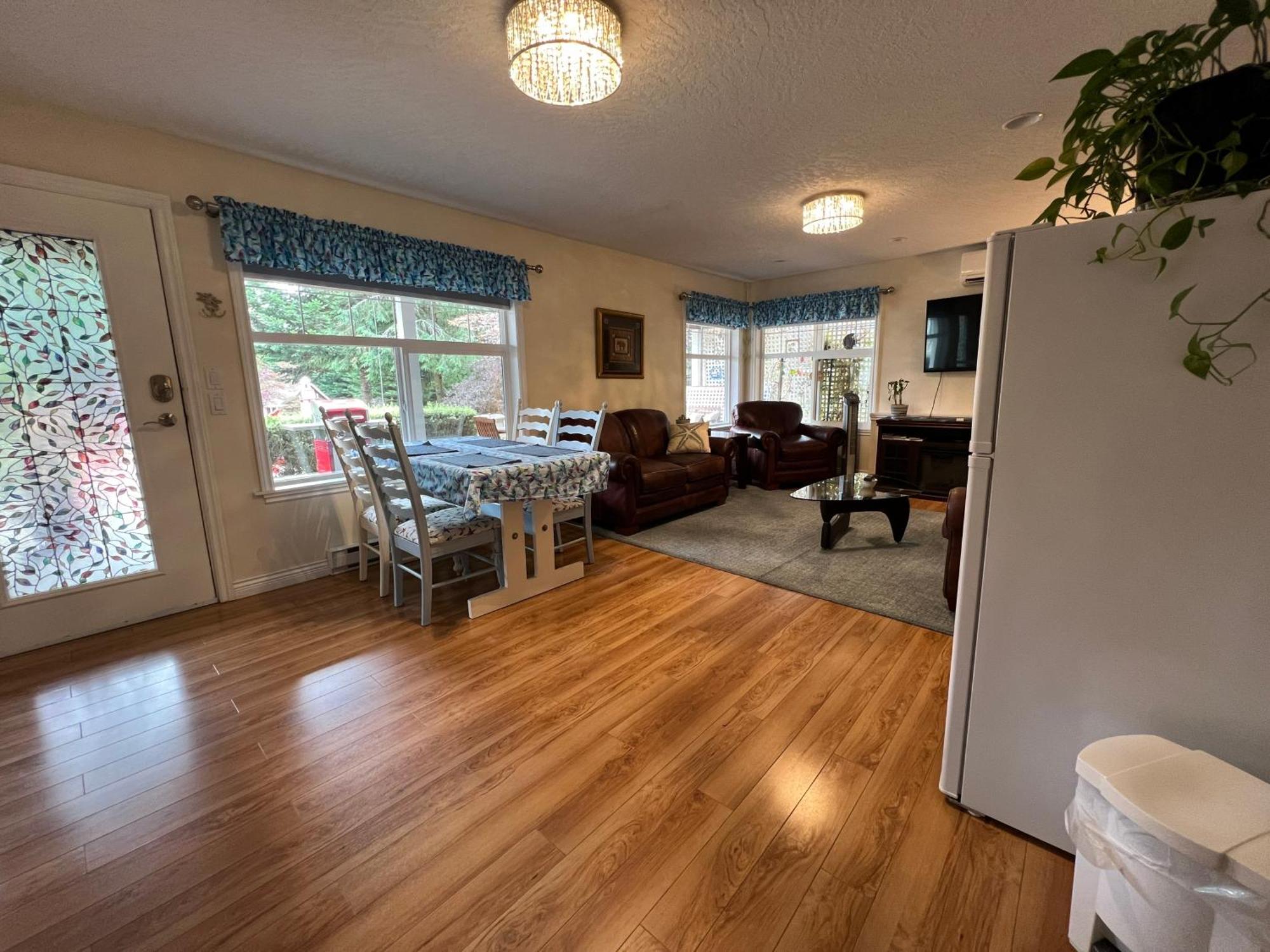 Royston Little Bear Garden View Suites-Hummingbird מראה חיצוני תמונה